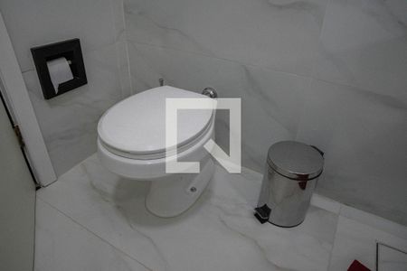 Casa à venda com 500m², 4 quartos e 8 vagasBanheiro da Suíte 4