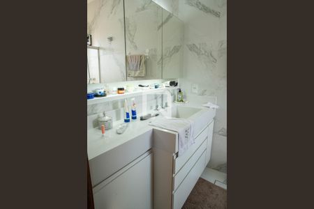 Casa à venda com 500m², 4 quartos e 8 vagasBanheiro da Suíte 3