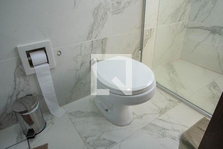 Casa à venda com 500m², 4 quartos e 8 vagasBanheiro da Suíte 3