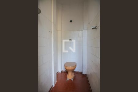 Apartamento para alugar com 100m², 2 quartos e sem vaga Apartamento para alugar com 100m², 2 quartos e sem vagaBanheiro de Serviço