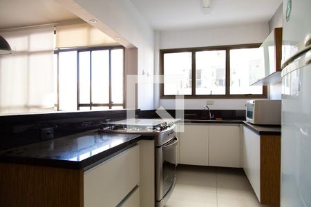 Apartamento à venda com 100m², 2 quartos e 2 vagasCozinha