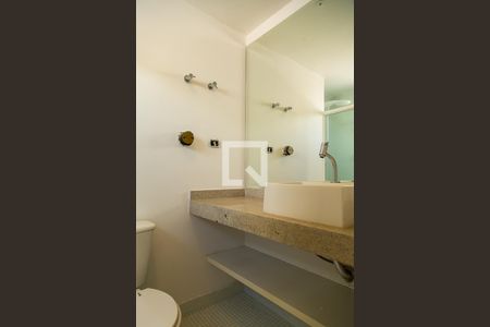 Apartamento à venda com 100m², 2 quartos e 2 vagasBanheiro da Suíte