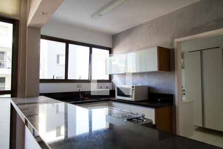 Apartamento à venda com 100m², 2 quartos e 2 vagasCozinha