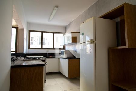 Apartamento à venda com 100m², 2 quartos e 2 vagasCozinha