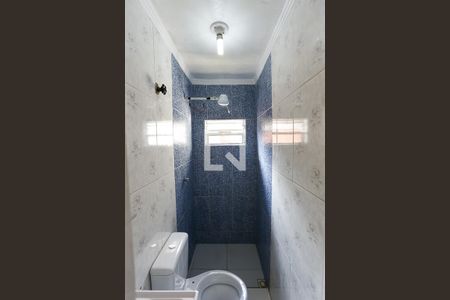 Banheiro de casa para alugar com 1 quarto, 32m² em Jardim Oliveiras, Taboão da Serra