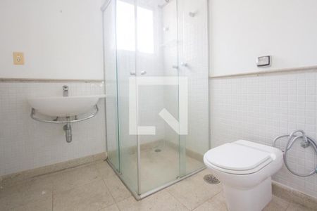 Casa de condomínio à venda com 290m², 4 quartos e 3 vagasBanheiro