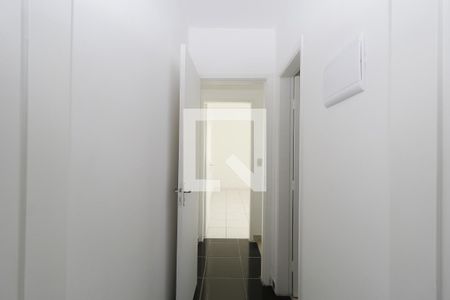 Corredor de kitnet/studio para alugar com 1 quarto, 25m² em Vila Santa Catarina, São Paulo