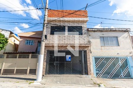 Fachada de casa para alugar com 1 quarto, 60m² em São Lucas, São Paulo