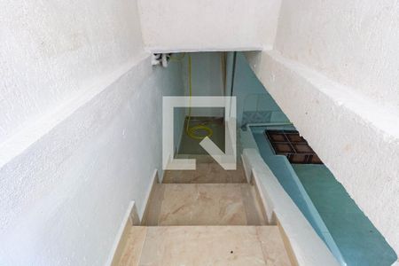 Casa para alugar com 60m², 1 quarto e sem vaga Casa para alugar com 60m², 1 quarto e sem vagaEscada Lavanderia