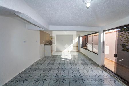 Sala/Cozinha de casa para alugar com 1 quarto, 60m² em São Lucas, São Paulo