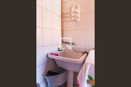 Casa à venda com 200m², 3 quartos e 2 vagas Casa à venda com 200m², 3 quartos e 2 vagasÁrea de serviço