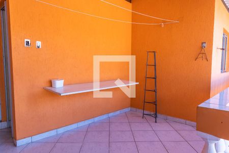 Casa à venda com 200m², 3 quartos e 2 vagas Casa à venda com 200m², 3 quartos e 2 vagasÁrea de serviço