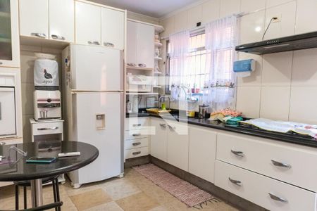 Casa à venda com 200m², 3 quartos e 2 vagas Casa à venda com 200m², 3 quartos e 2 vagasCozinha