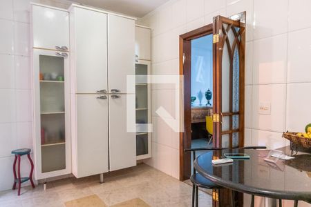Casa à venda com 200m², 3 quartos e 2 vagas Casa à venda com 200m², 3 quartos e 2 vagasCozinha
