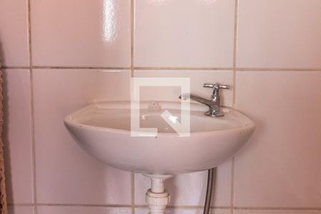 Casa à venda com 200m², 3 quartos e 2 vagas Casa à venda com 200m², 3 quartos e 2 vagasBanheiro de serviço