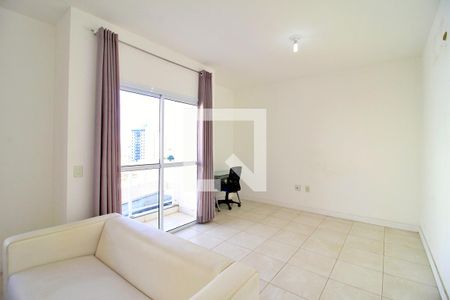 Sala de casa de condomínio para alugar com 3 quartos, 200m² em Vila Valparaiso, Santo André