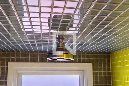 Apartamento à venda com 200m², 2 quartos e 4 vagas Apartamento à venda com 200m², 2 quartos e 4 vagasBanheiro da Suíte 1