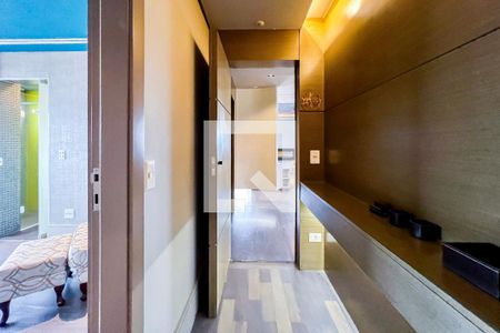 Apartamento à venda com 200m², 2 quartos e 4 vagas Apartamento à venda com 200m², 2 quartos e 4 vagasCorredor