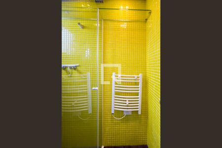 Apartamento à venda com 200m², 2 quartos e 4 vagas Apartamento à venda com 200m², 2 quartos e 4 vagasBanheiro da Suíte 1