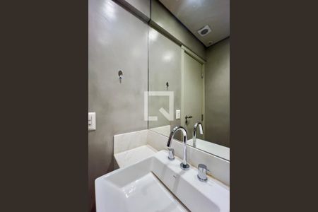 Apartamento à venda com 200m², 2 quartos e 4 vagas Apartamento à venda com 200m², 2 quartos e 4 vagasBanheiro da Suíte 1