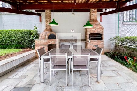 Apartamento à venda com 200m², 2 quartos e 4 vagas Apartamento à venda com 200m², 2 quartos e 4 vagasChurrasqueira