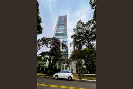 Apartamento à venda com 200m², 2 quartos e 4 vagas Apartamento à venda com 200m², 2 quartos e 4 vagasFachada