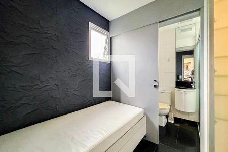 Apartamento à venda com 200m², 2 quartos e 4 vagas Apartamento à venda com 200m², 2 quartos e 4 vagasQuarto de Serviço