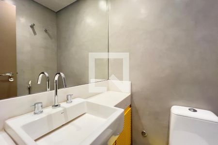 Apartamento à venda com 200m², 2 quartos e 4 vagas Apartamento à venda com 200m², 2 quartos e 4 vagasBanheiro da Suíte 1