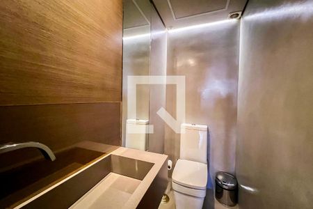 Apartamento à venda com 200m², 2 quartos e 4 vagas Apartamento à venda com 200m², 2 quartos e 4 vagasLavabo