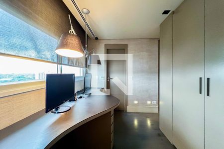 Apartamento à venda com 200m², 2 quartos e 4 vagas Apartamento à venda com 200m², 2 quartos e 4 vagasSuíte 2