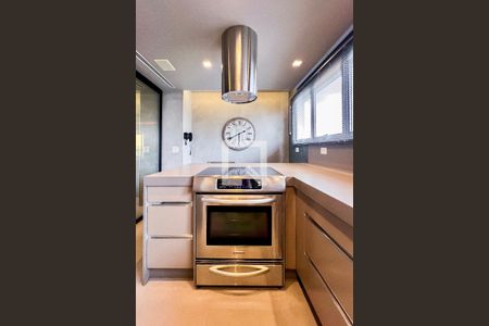 Apartamento à venda com 200m², 2 quartos e 4 vagas Apartamento à venda com 200m², 2 quartos e 4 vagasCozinha