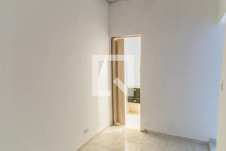 Casa para alugar com 100m², 3 quartos e 1 vagaSuíte - Fundos 