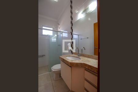 Banheiro social de apartamento para alugar com 2 quartos, 62m² em Jardim Botânico, Ribeirão Preto