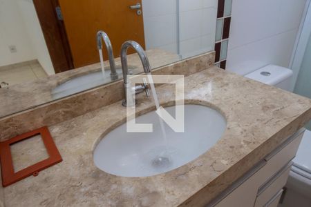 Apartamento para alugar com 62m², 2 quartos e 1 vagaBanheiro da suíte