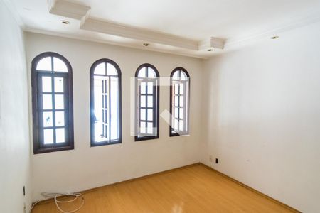 Sala de casa para alugar com 2 quartos, 150m² em Jardim Independência, São Paulo