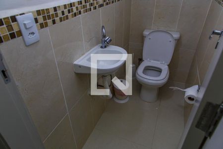 Lavabo de casa à venda com 3 quartos, 129m² em Vila Canero, São Paulo
