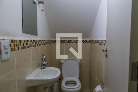 Lavabo de casa à venda com 3 quartos, 129m² em Vila Canero, São Paulo
