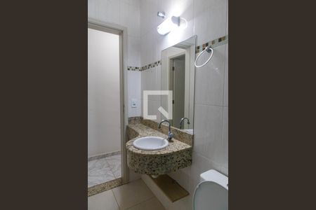 Casa à venda com 129m², 3 quartos e 3 vagasBanheiro 2