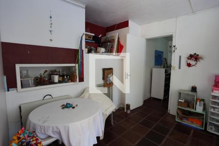 Casa à venda com 246m², 4 quartos e 3 vagasChurrasqueira