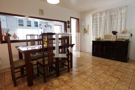 Casa à venda com 246m², 4 quartos e 3 vagasCopa