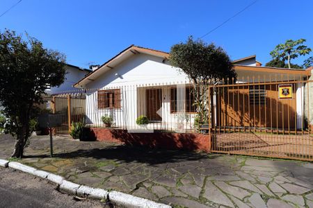 Casa à venda com 246m², 4 quartos e 3 vagasFachada