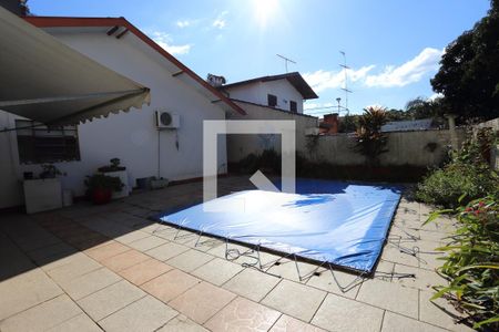 Casa à venda com 246m², 4 quartos e 3 vagasPátio