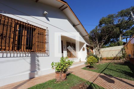 Casa à venda com 246m², 4 quartos e 3 vagasFachada