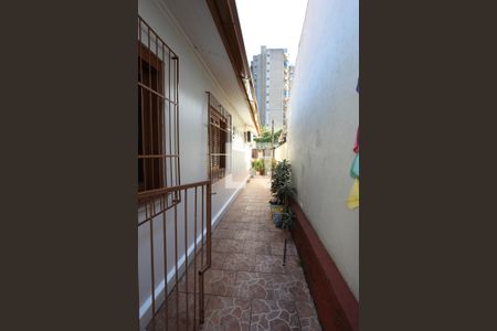 Casa à venda com 246m², 4 quartos e 3 vagasLateral da  Casa