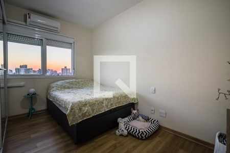 Dormitório de apartamento à venda com 2 quartos, 53m² em Azenha, Porto Alegre