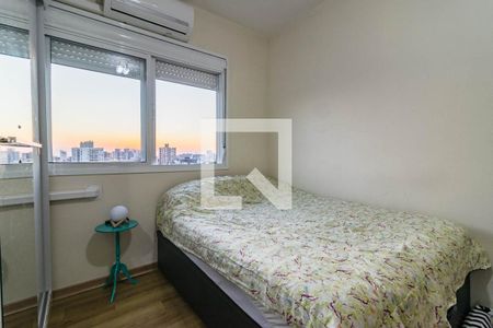 Dormitório de apartamento à venda com 2 quartos, 53m² em Azenha, Porto Alegre