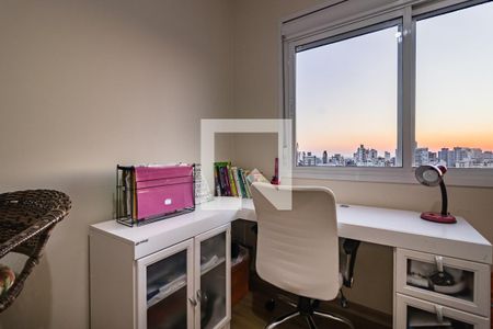 Dormitório 2 de apartamento à venda com 2 quartos, 53m² em Azenha, Porto Alegre