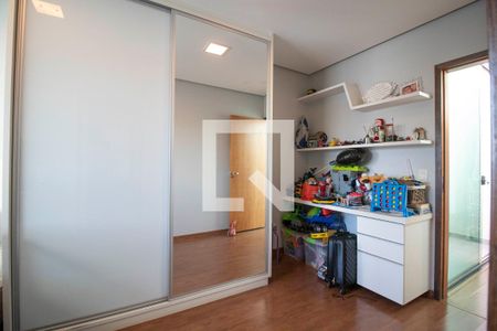 Casa à venda com 289m², 4 quartos e 4 vagasSuíte 2
