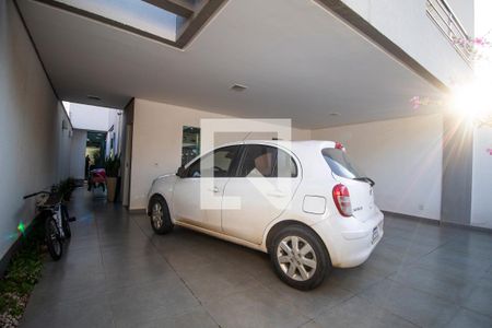 Casa à venda com 289m², 4 quartos e 4 vagasGaragem
