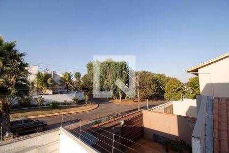 Casa à venda com 289m², 4 quartos e 4 vagasVista